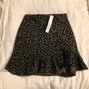 Crushed velvet leopard print skirt